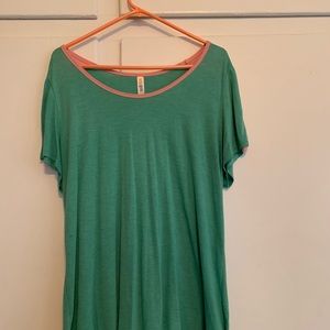 2XL Classic T LuLaRoe -Green and Pink